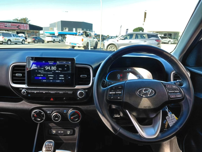 2023 HYUNDAI  VENUE 10 FLUID MT MY 22