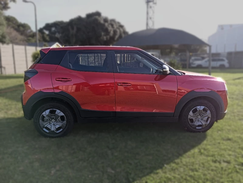 2025 Mahindra Xuv3x0 1.2t Mx3 At