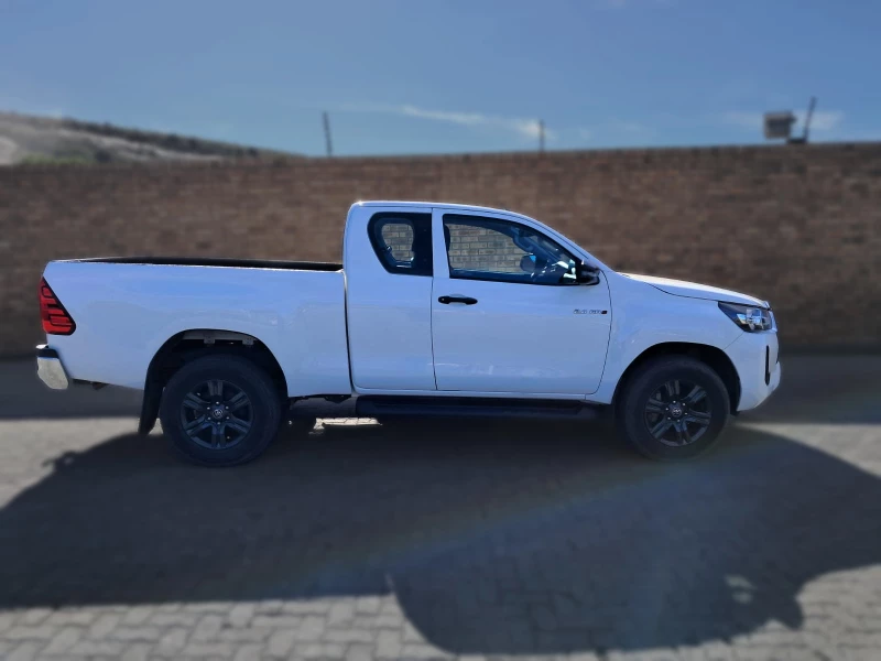 2024 TOYOTA HILUX EXTRA CAB 2.4 GD-6 RB RAI 6MT