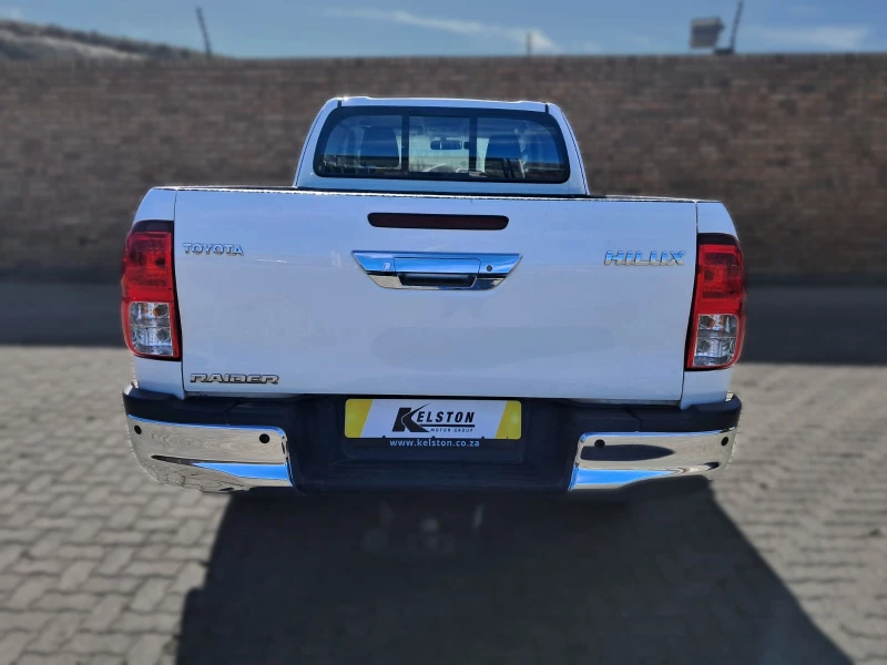 2024 TOYOTA HILUX EXTRA CAB 2.4 GD-6 RB RAI 6MT