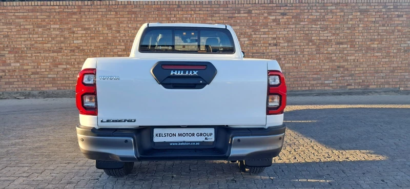 TOYOTA  HILUX XC 28 RB LGD 6AT