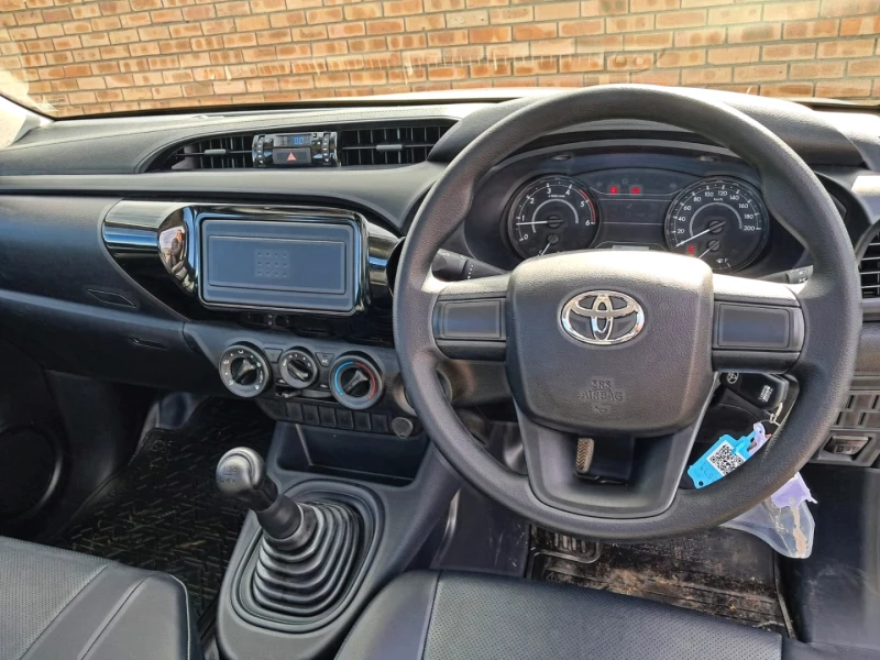 TOYOTA  HILUX SC 24 GD S AC 5MT