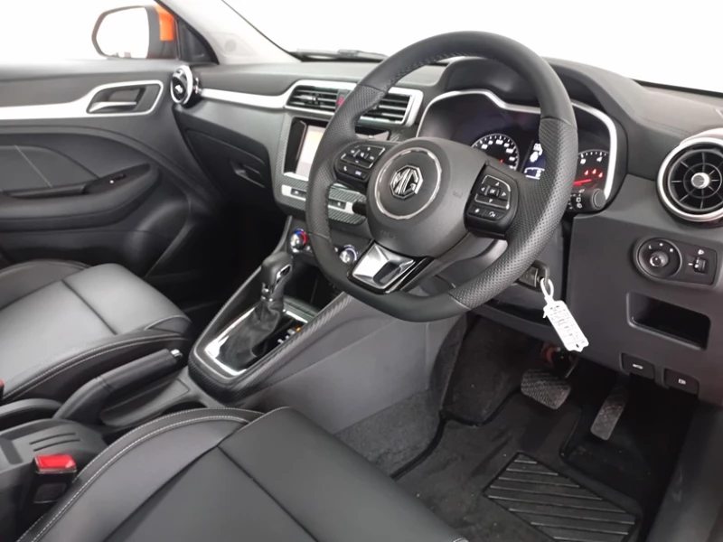 MG ZS 1.5 LUXURY A/T