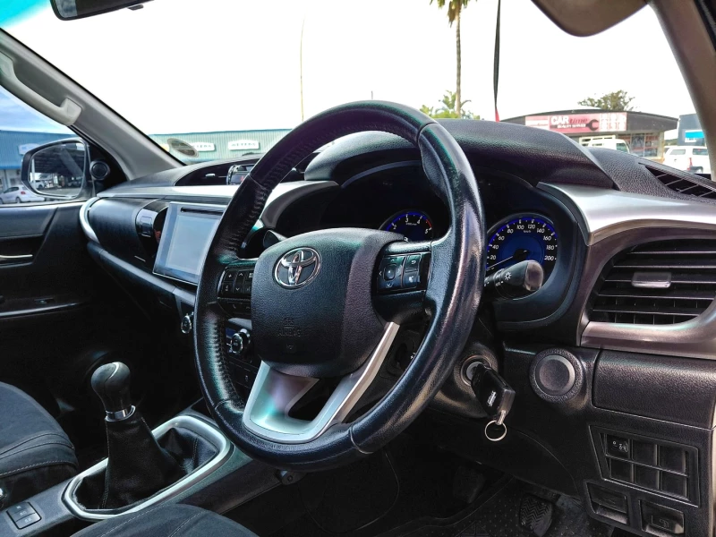 2017 Toyota Hilux Double Cab 2.8 Gd-6 4x4 Raider Mt