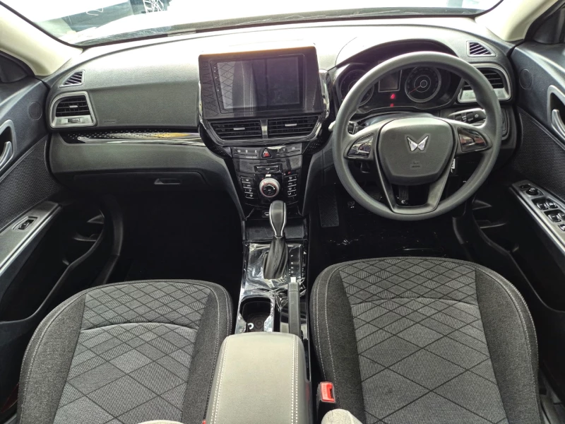 MAHINDRA XUV3X0 1.2T MX2 AT