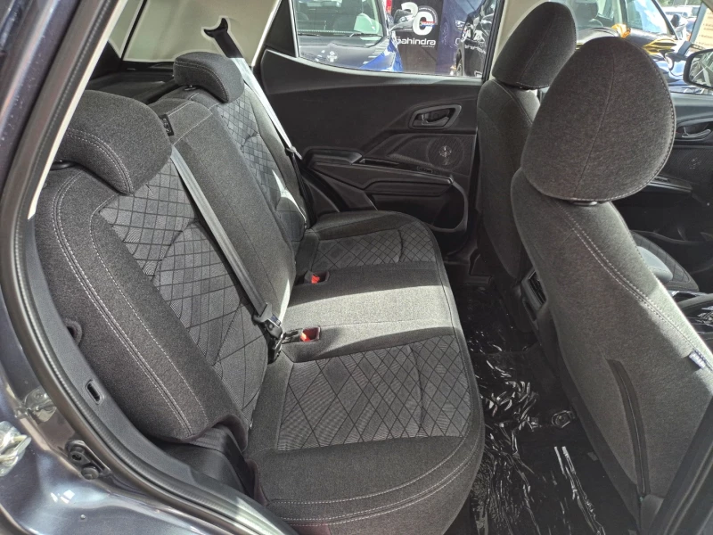 MAHINDRA XUV3X0 1.2T MX2 AT