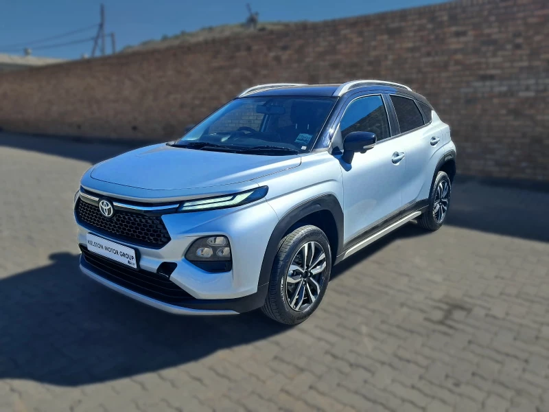 TOYOTA STARLET CROSS 15L XR MT