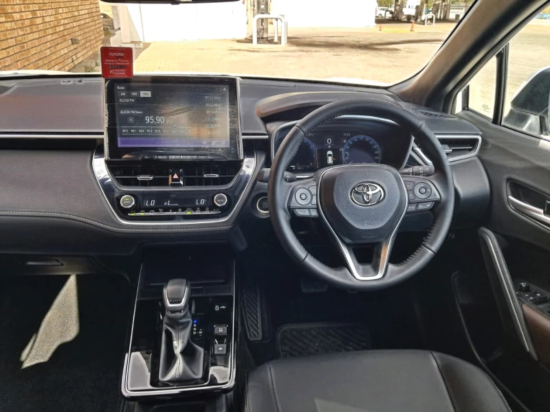 TOYOTA  COROLLA CROSS 18 XR