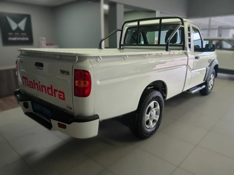 MAHINDRA PIK UP 2.2 MHAWK SC 4X2 S4 REFRESH AIRCON