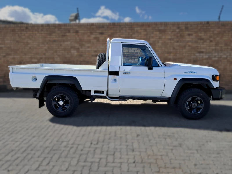 TOYOTA LC79 SINGLE CAB 2.8 GD-6