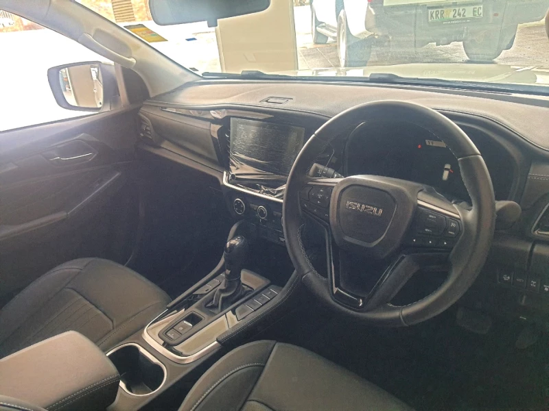 ISUZU 3.0 DDI MU-X 4X2 LS A/T