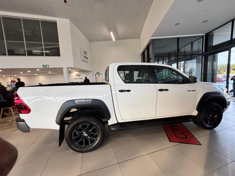 2024 Toyota Hilux Double Cab 2.8 Rb Lgd At 