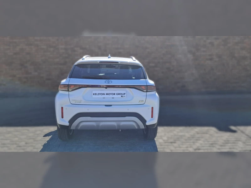 TOYOTA STARLET CROSS 15L XR AT