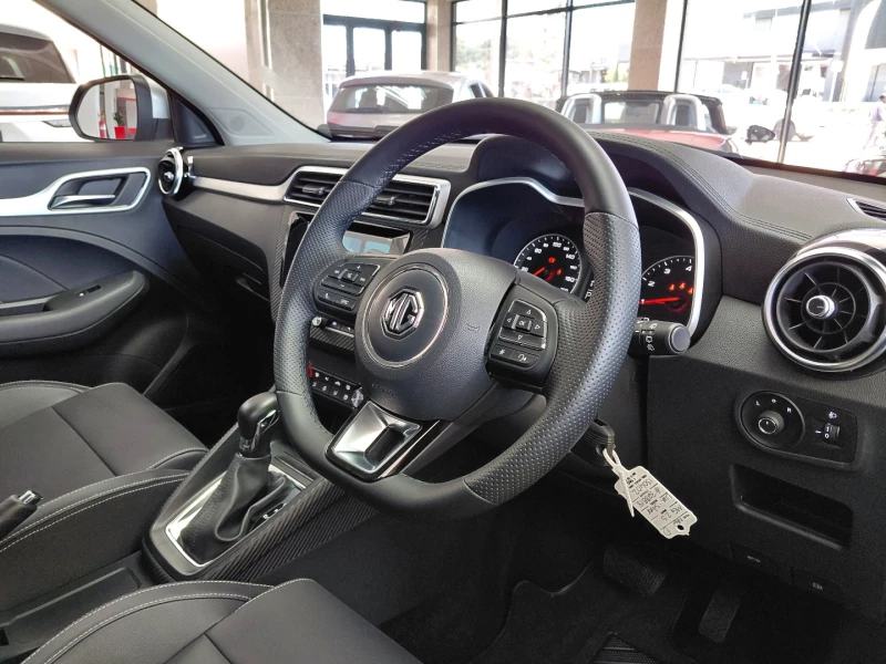 MG ZS 1.5 LUXURY A/T