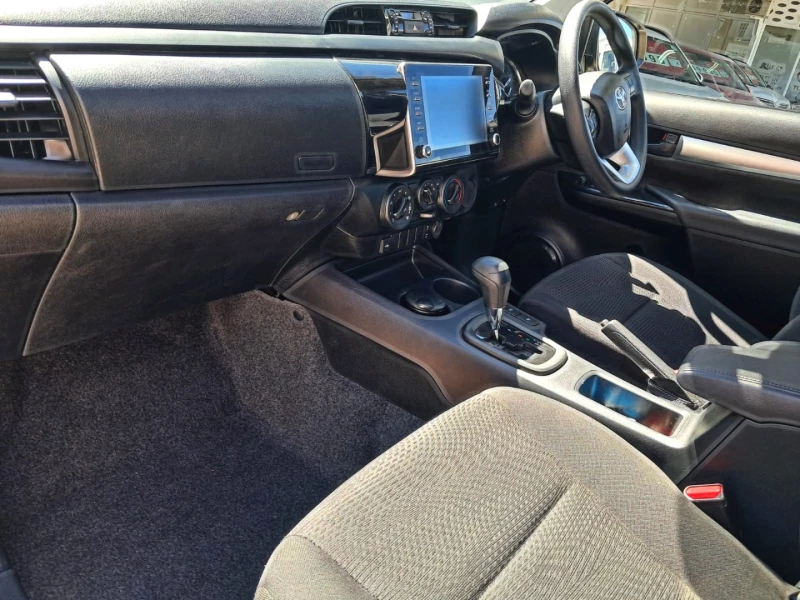 2026 Toyota  Hilux Sc 24gd6 Rb Rai At