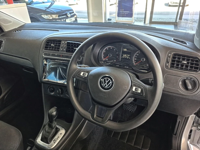 VOLKSWAGEN POLO VIVO 1.6 77KW LIFE TIPTRONIC