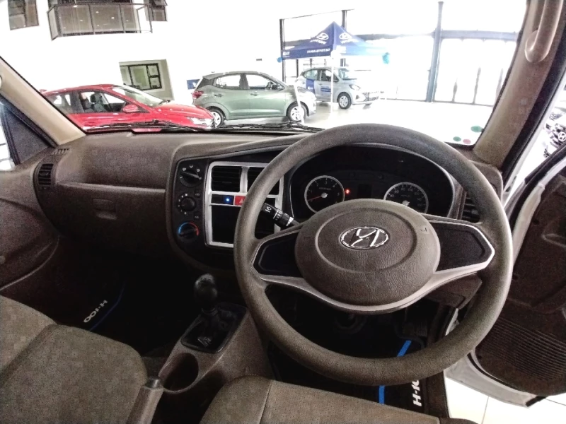 HYUNDAI H100 BAKKIE 2.6 SKD AC DECK F/L