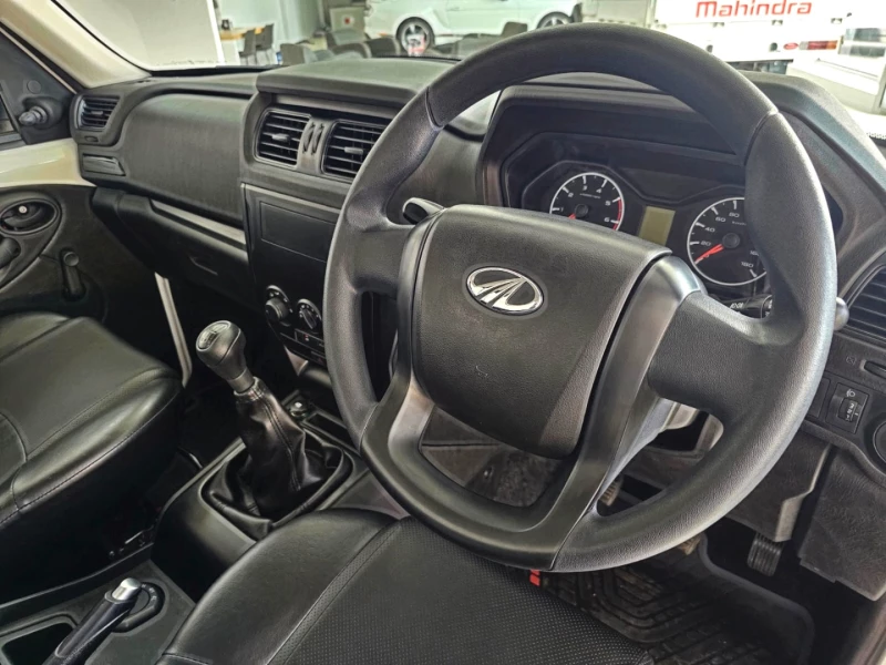 MAHINDRA PIK UP 2.2 MHAWK SC 4X4 S4 AIRCON MT