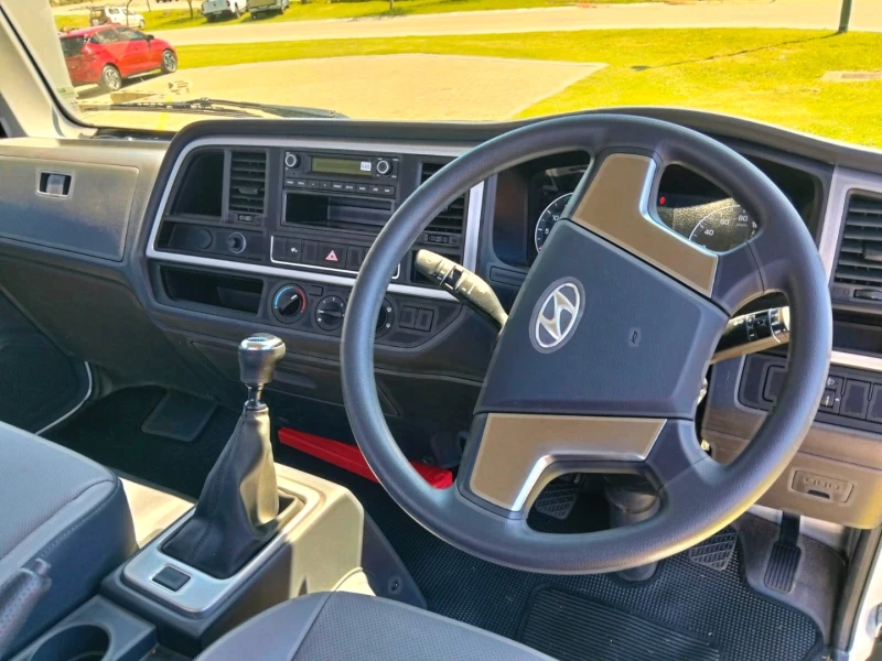HYUNDAI EX-8 DROPSIDE