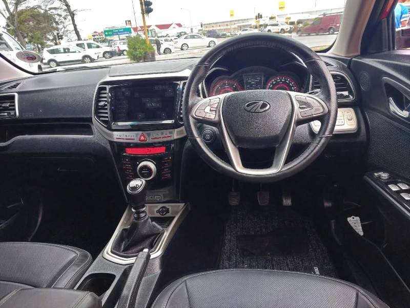 2022 Mahindra Xuv 300 W8 Diesel 1.5 Mt