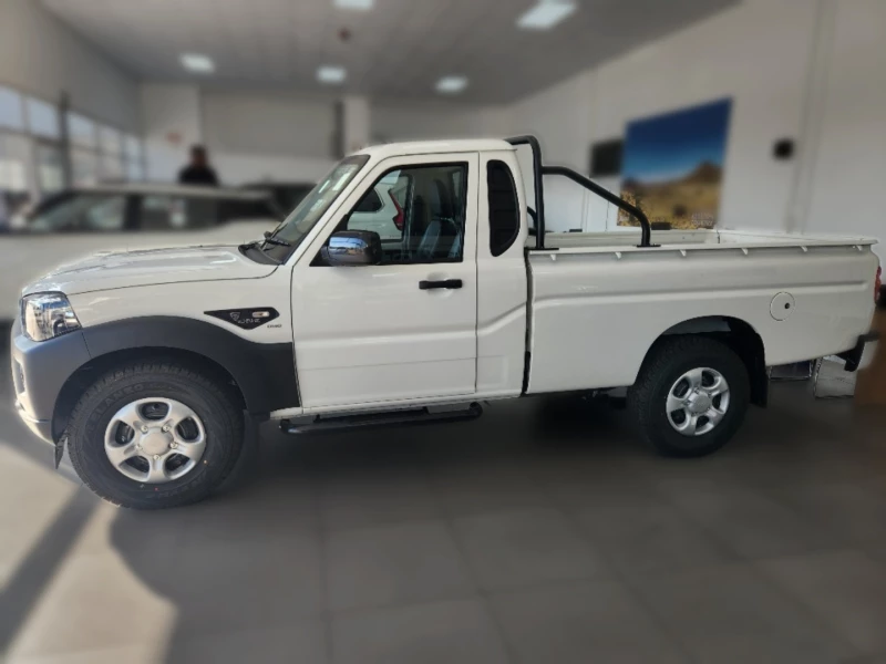 MAHINDRA PIK UP 2.2 MHAWK SC 4X2 S4 REFRESH AIRCON