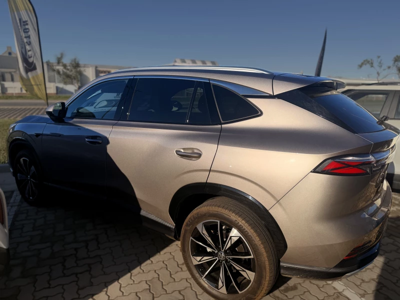 2025 Mg Hs Luxury 1.5t A/t