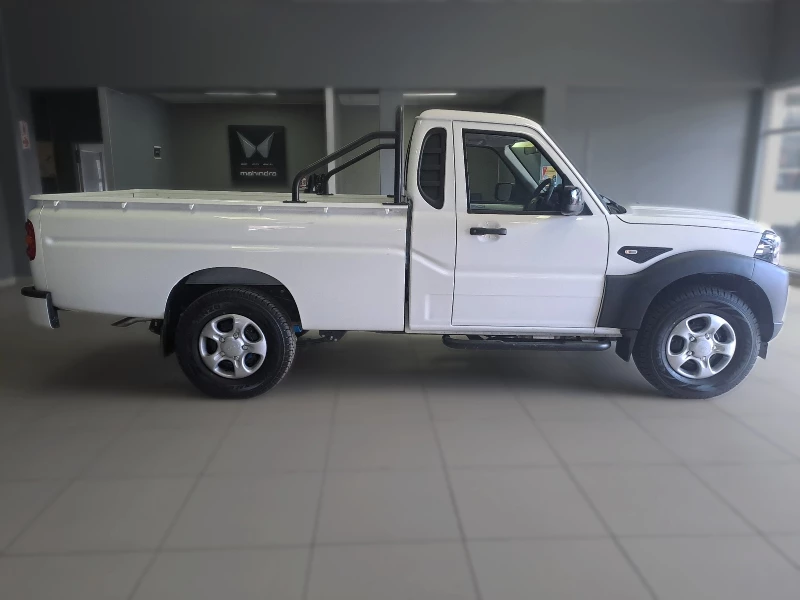 MAHINDRA PIK UP 2.2 MHAWK SC 4X2 S4 REFRESH AIRCON