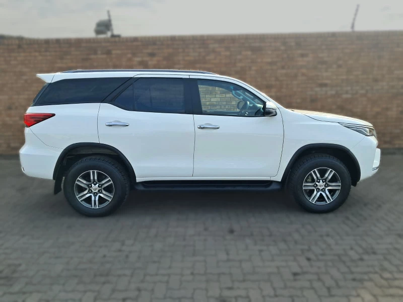 2022 Toyota Fortuner 2.4 Gd-6 Rb At
