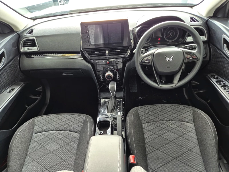 2025 Mahindra Xuv3x0 1.2t Mx2 At