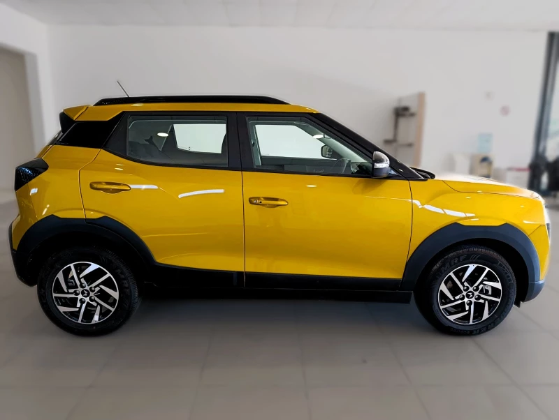 MAHINDRA XUV3X0 1.2T AX5 MT