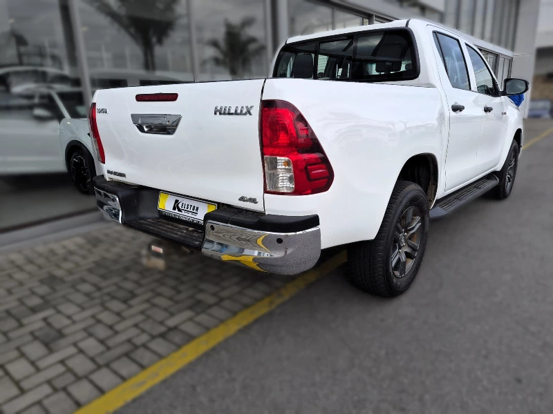 2023 Toyota Hilux Double Cab 2.4 Gd-6 4x4 Raider Mt