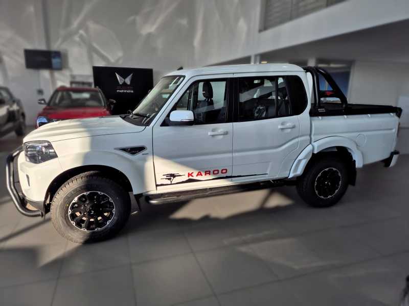 MAHINDRA PIK UP 2.2 MHAWK DC 4X2 MT S11 AT KAROO