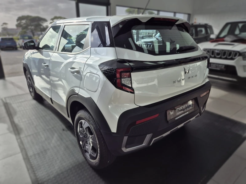 2025 Mahindra Xuv3x0 1.2t Mx2 Mt
