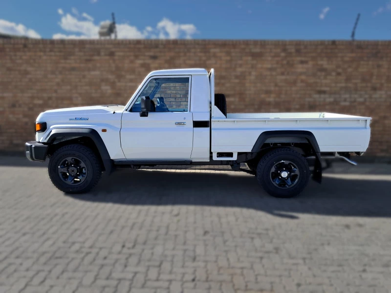 TOYOTA LC79 SINGLE CAB 2.8 GD-6