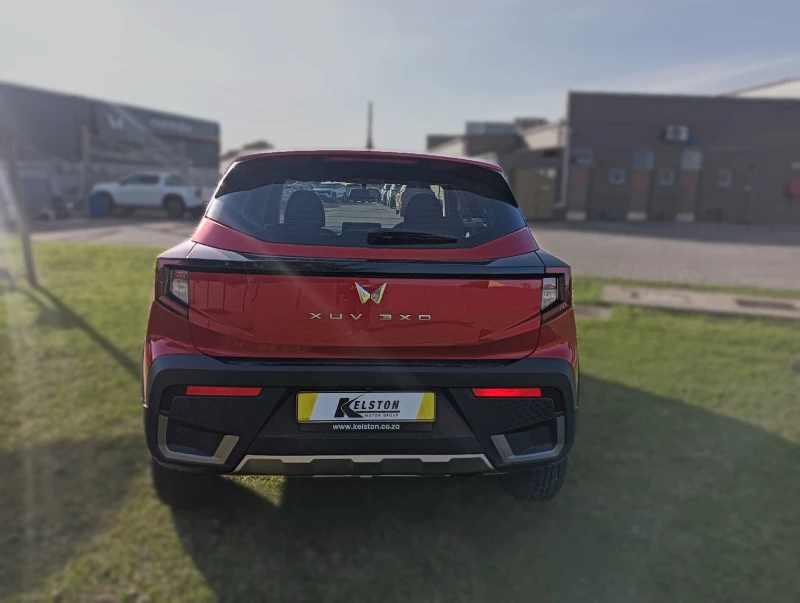 2025 Mahindra Xuv3x0 1.2t Mx3 At
