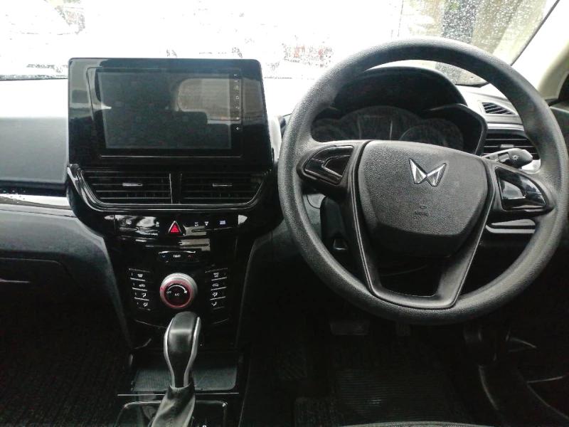 2025 Mahindra Xuv3x0 1.2t Mx2 At