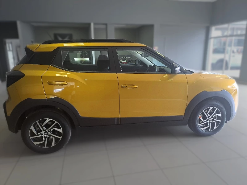 MAHINDRA XUV3X0 1.2T AX5 AT