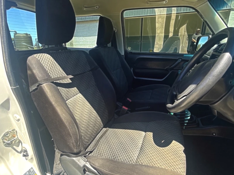 2017 SUZUKI JIMNY 13