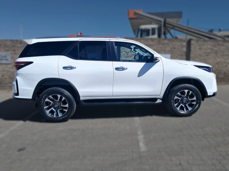TOYOTA FORTUNER 2.4 GD-6 4X4 6AT