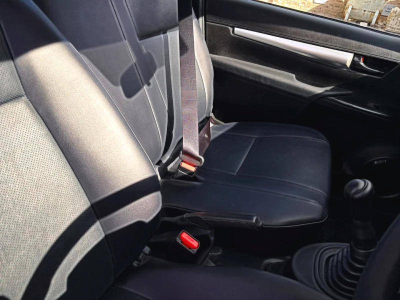 TOYOTA  HILUX SC 24 GD S AC 5MT