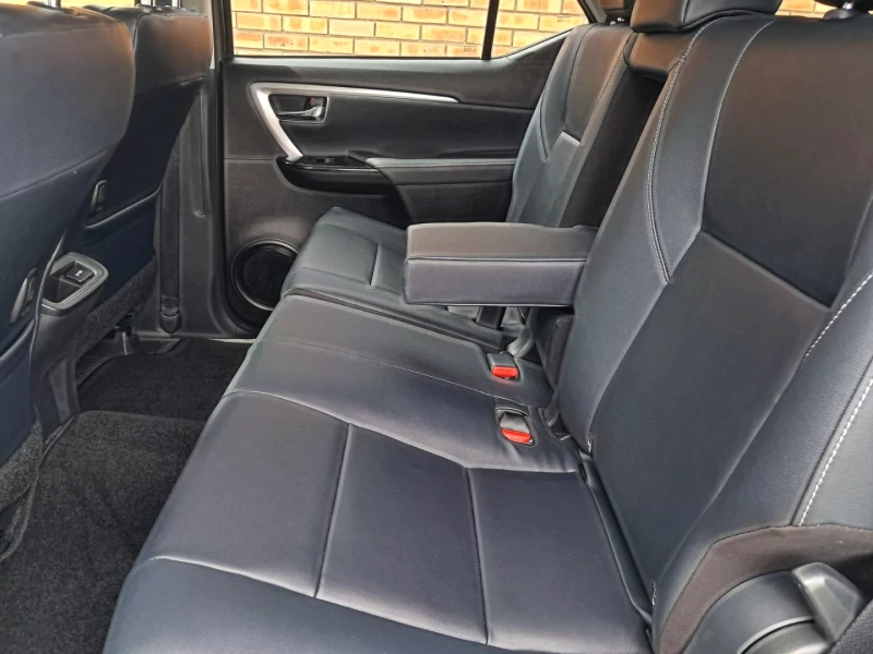 TOYOTA FORTUNER 2.4 GD-6 RB AT