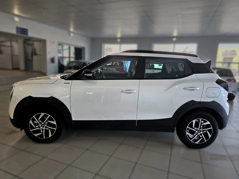 MAHINDRA XUV3X0 1.2T AX5 AT