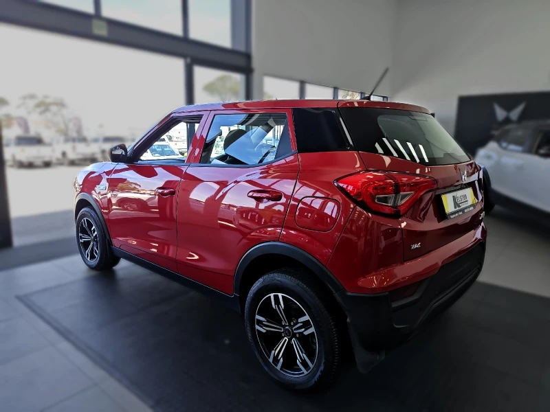 2024 Mahindra  Xuv 300 W4 Petrol 12 Mt Se