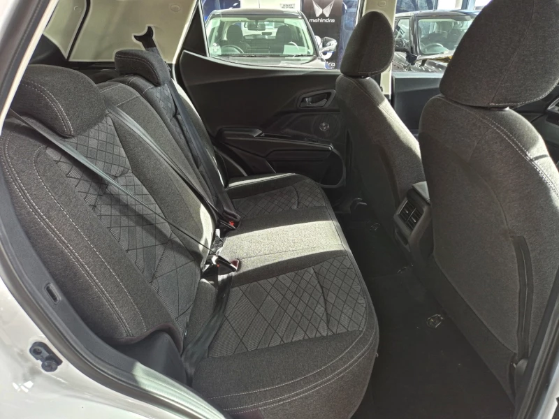 2026 Mahindra Xuv3x0 1.2t Mx2 Mt
