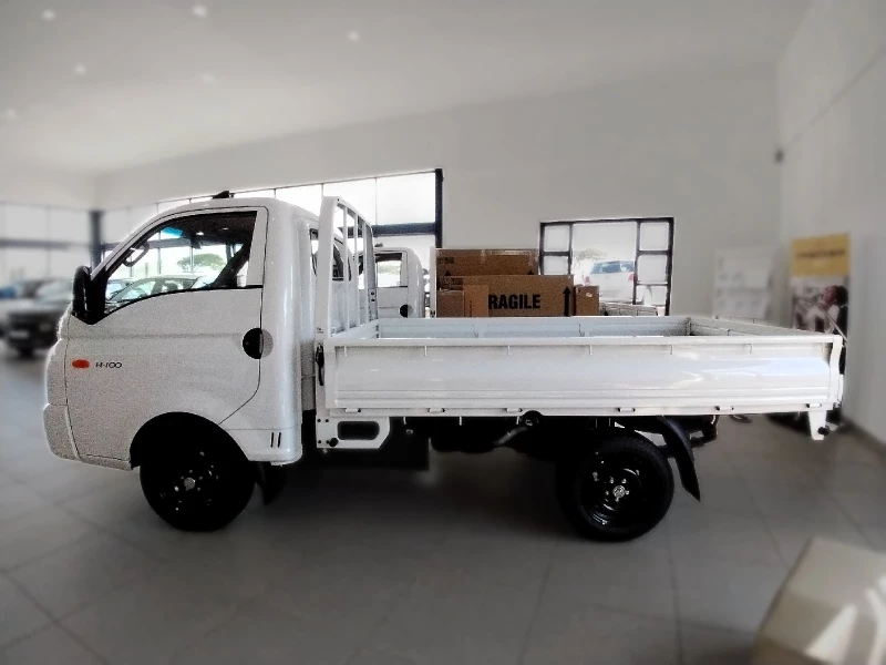 HYUNDAI H100 BAKKIE 2.6 SKD AC DECK F/L