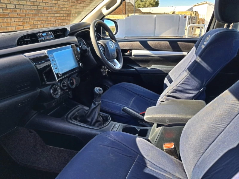2024 TOYOTA HILUX EXTRA CAB 2.4 GD-6 RB RAI 6MT