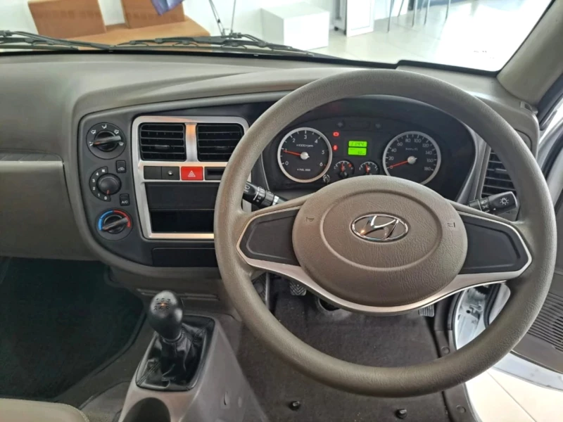 HYUNDAI H100 BAKKIE 2.6 SKD AC DECK F/L