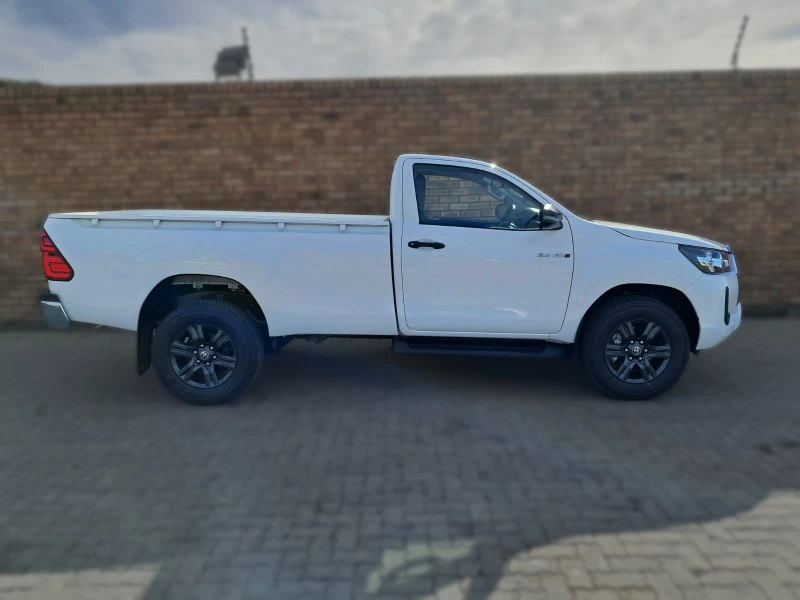 TOYOTA  HILUX SC 24GD6 RB RAI AT