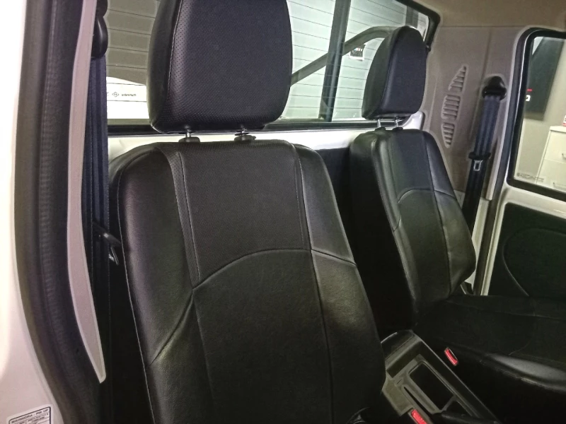MAHINDRA PIK UP 2.2 MHAWK SC 4X2 S4 REFRESH AIRCON