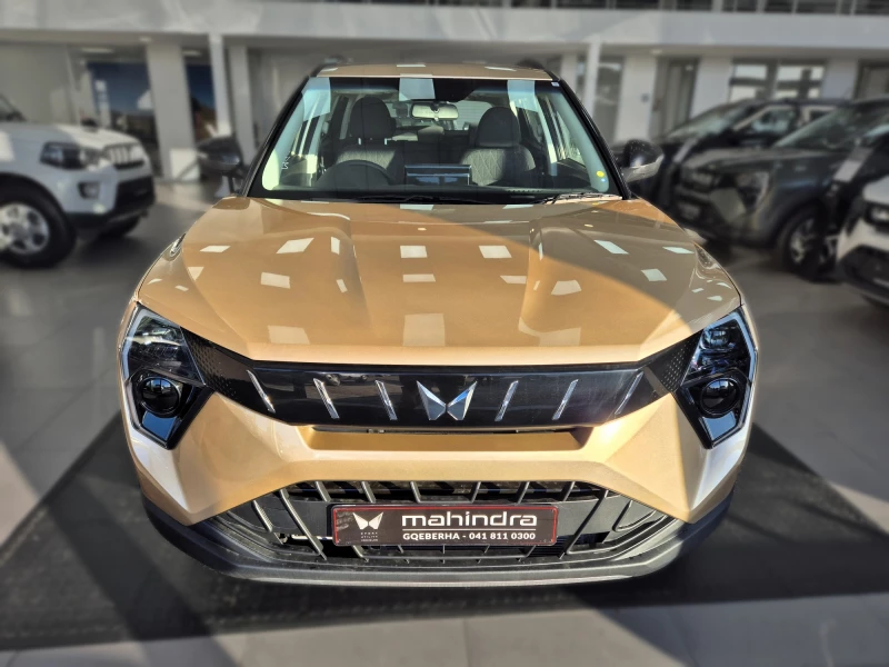 MAHINDRA XUV3X0 1.2T AX5 MT